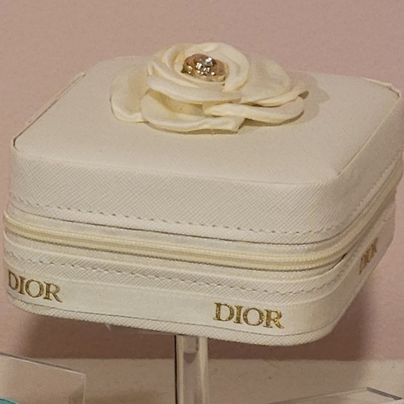 CHOICE OF 1 Jewelry box wrapped with Authentic ribbon - Picture 7 of 7